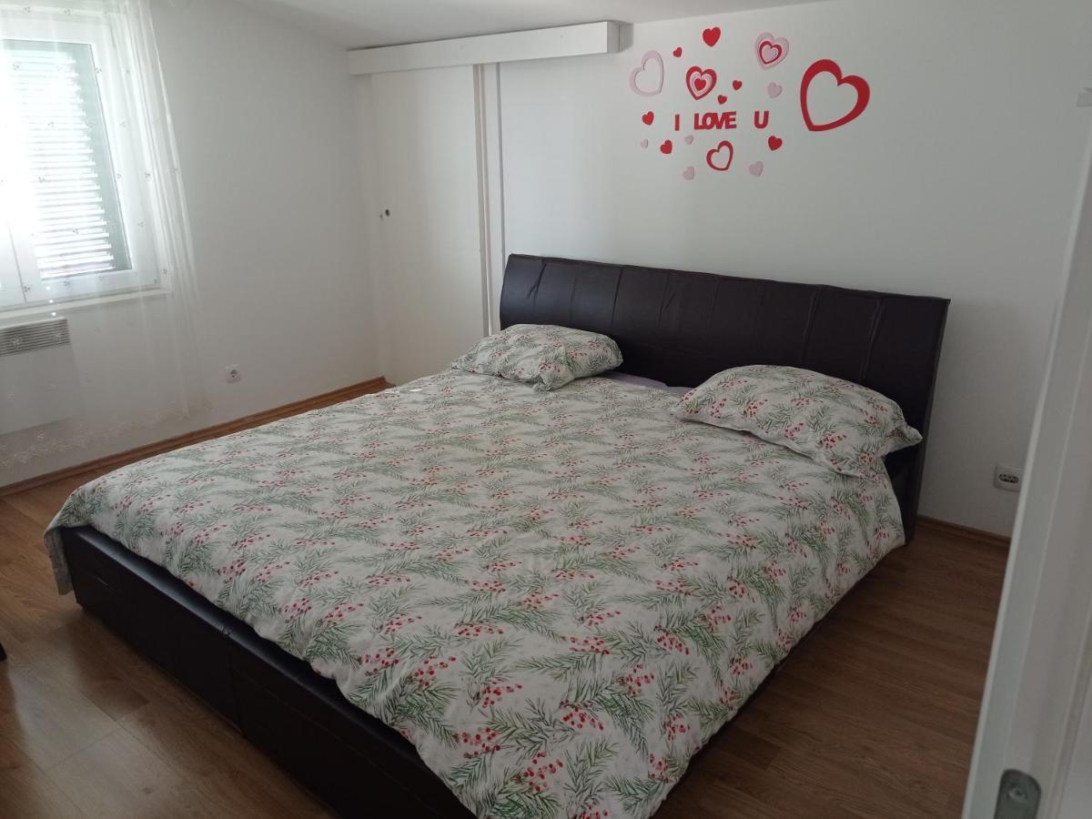 Apartment Matej Стобреч Екстер'єр фото